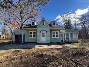 Building Photo - 68 Chapel Rd