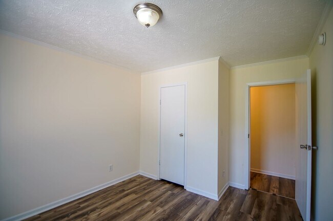 Foto del edificio - Private home on large lot!