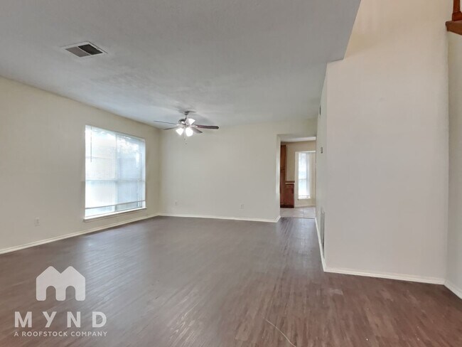 Foto del edificio - 13311 Raven Flight Dr