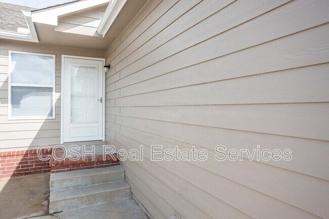 Building Photo - 1028 E Karla Ct