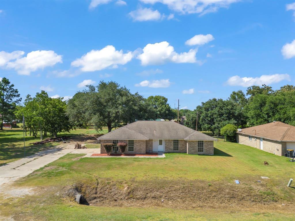 1011 Belton Ln, Anahuac, TX 77514 House Rental in Anahuac, TX