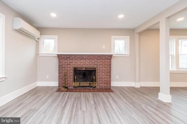 Building Photo - 343 Pawlings Rd