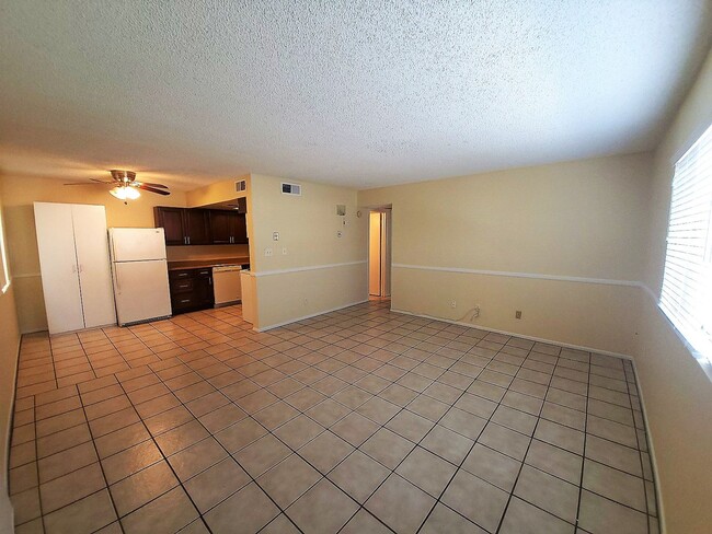Photo - AFFORDABLE UNIT IN TEMPE! House