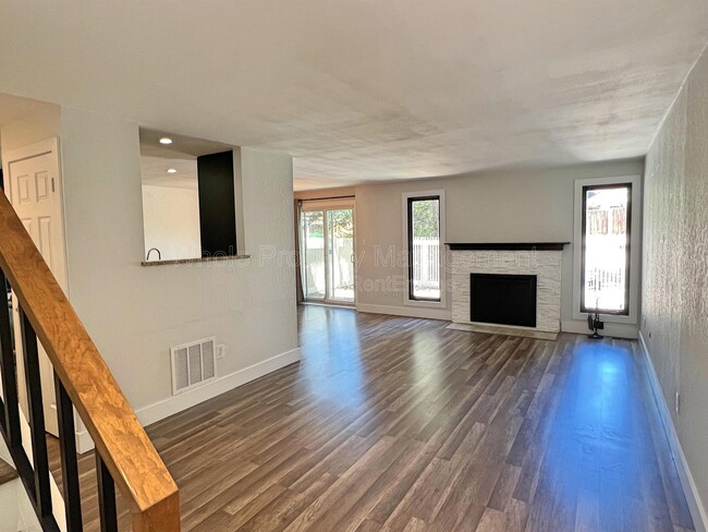 Photo - 3032 S Macon Cir Townhome