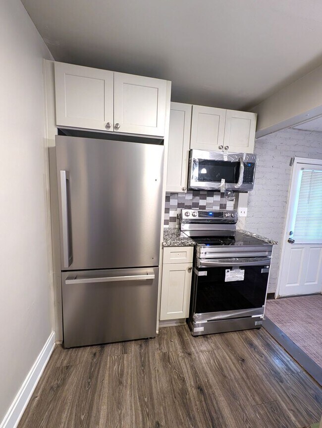 Foto del edificio - Minutes from Uptown!  Great Price & Locati...