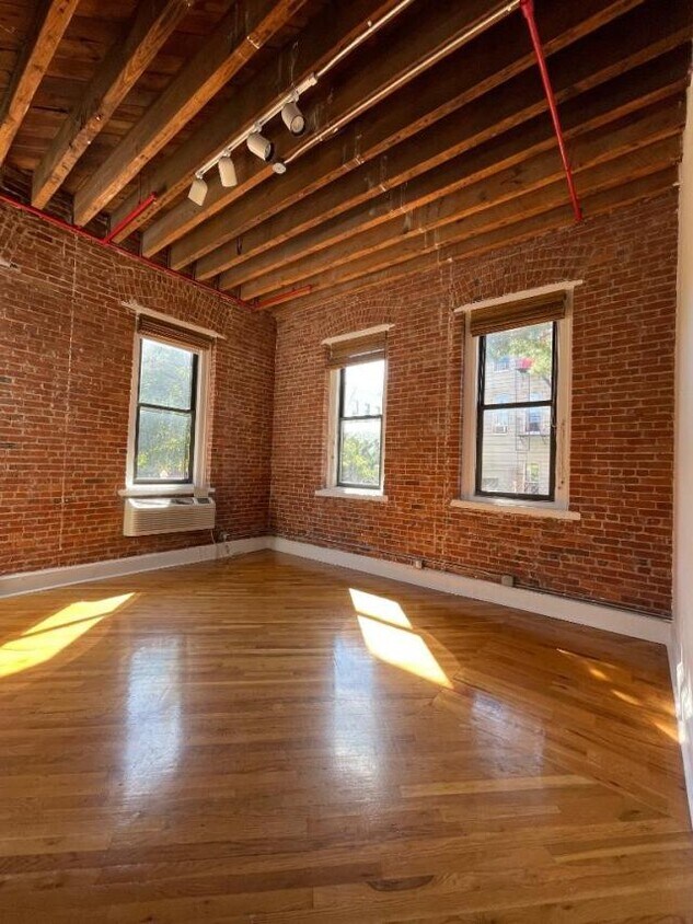 Primary Photo - 1 bedroom in Brooklyn NY 11222