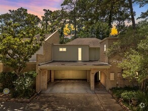 Building Photo - 201 Vanderpool Ln