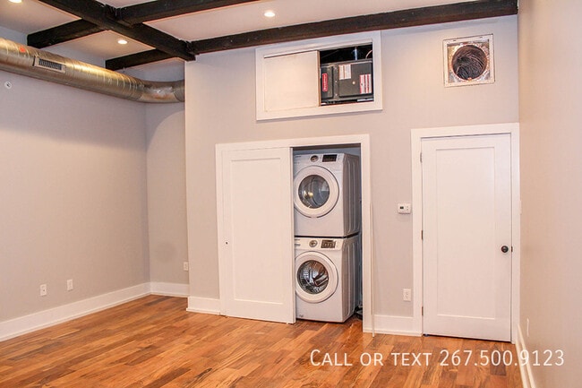 Photo - 1025 E Montgomery Ave Apartment