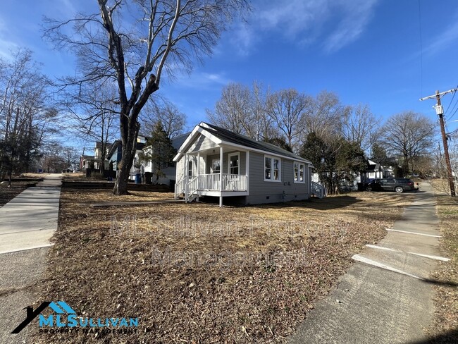 Building Photo - 1702 Englewood Ave