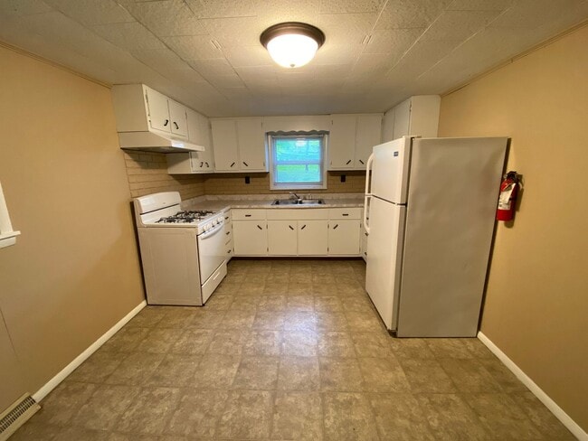 Foto del edificio - Available Aug 28th , 2026!