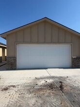 Building Photo - 1010 N Kansas St
