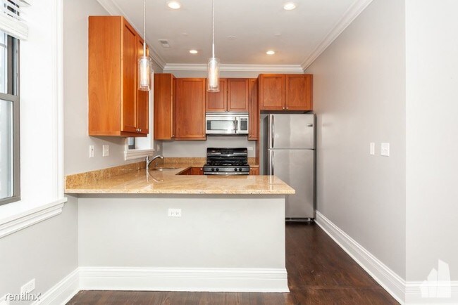 Building Photo - 2703 N Wilton Ave