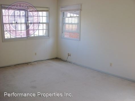 Building Photo - 1625 NW 25th Ave