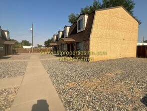 Building Photo - 1631 N Farmington Ave