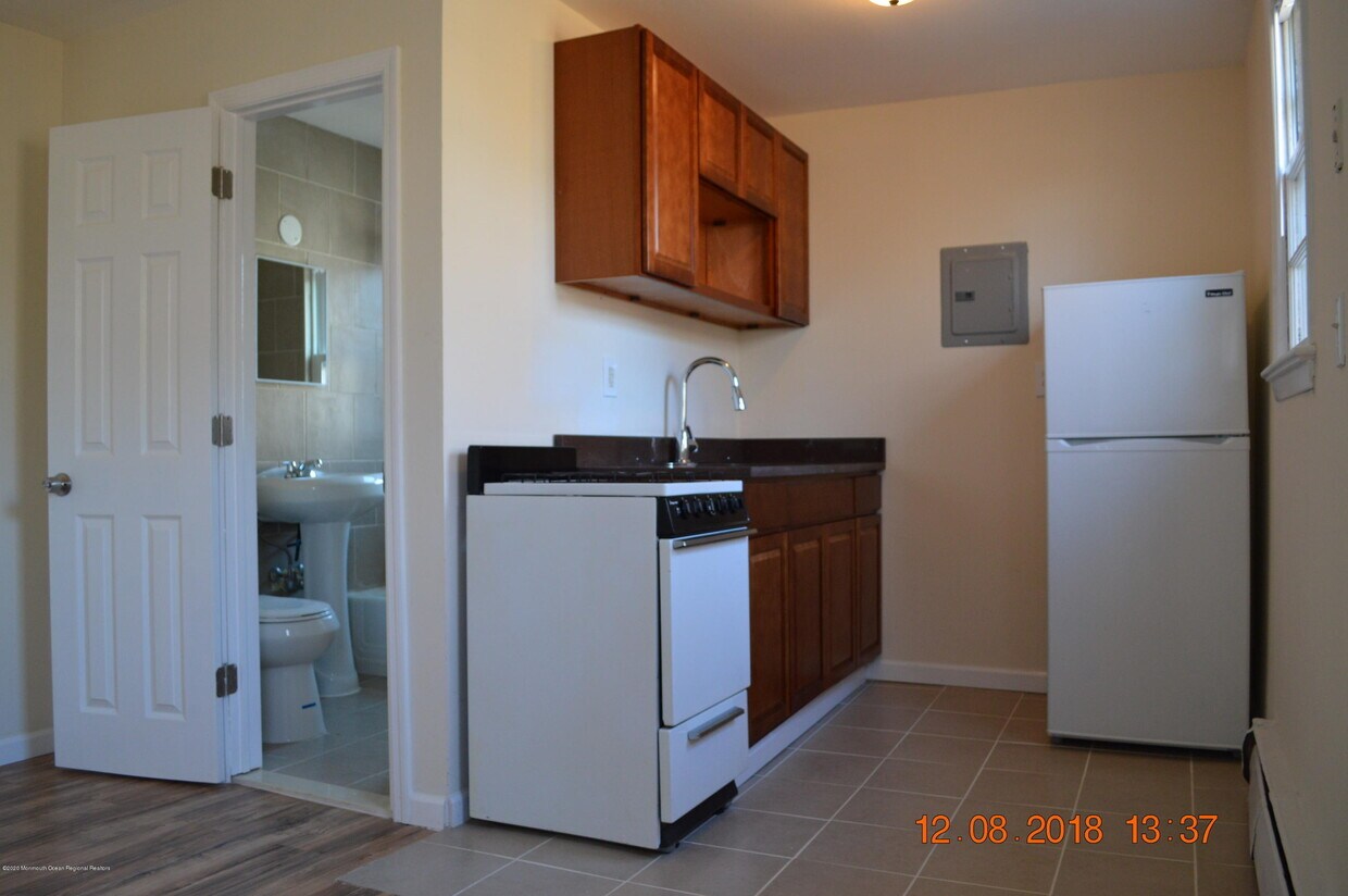 114 Chestnut Ave Unit 2B, Atlantic Highlands, NJ 07716 Apartment for