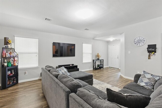Building Photo - 12911 Italian Cypress Trail