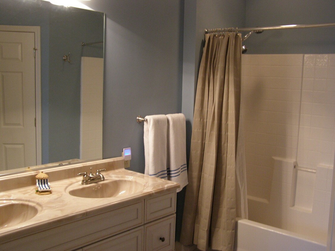 Primary Photo - 724 Bristol Village Dr