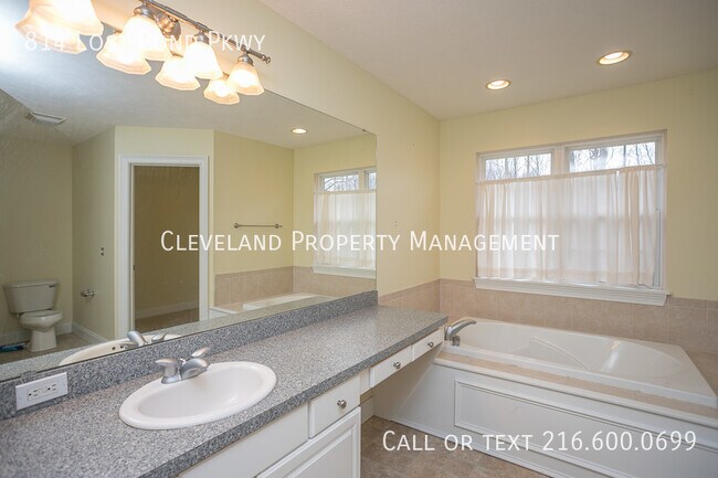 Foto del edificio - 814 Lost Pond Pkwy