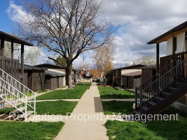 Building Photo - "Charming 2-Bed Retreat with Spacious Living in Washington Terrace!"