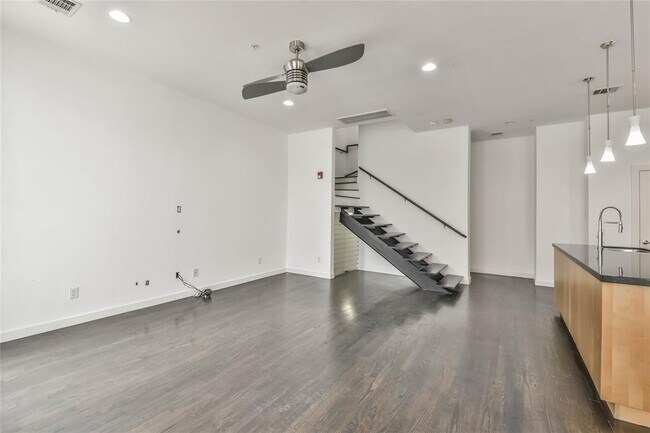 Foto del edificio - 5710 Winsome Ln