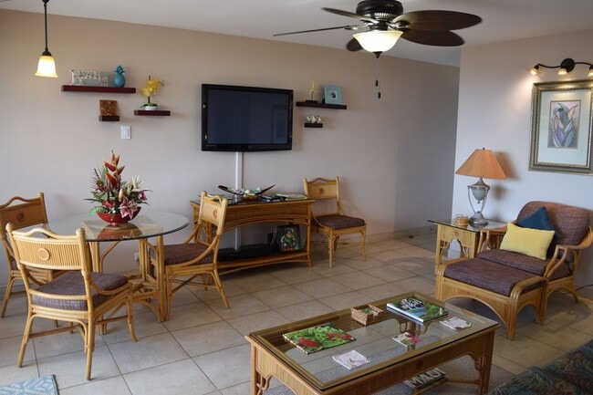 Building Photo - Kalama Terrace Upstairs Furnished Unit Available March 1st, 2026