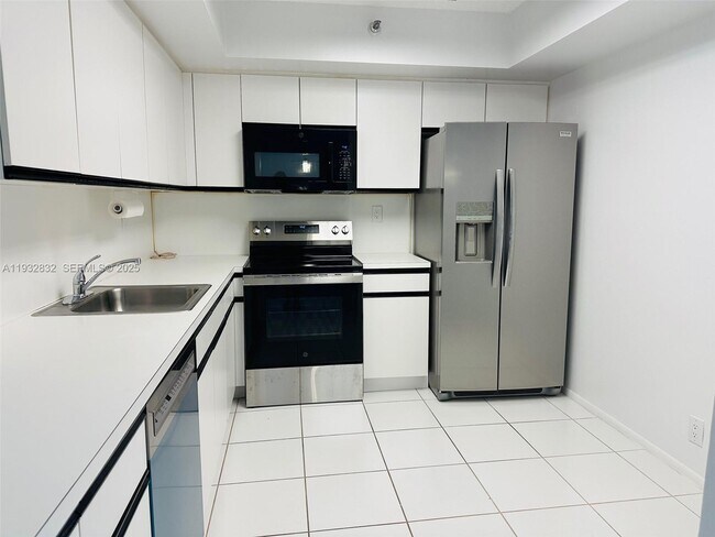 Foto del edificio - 19101 NE 36th Ct