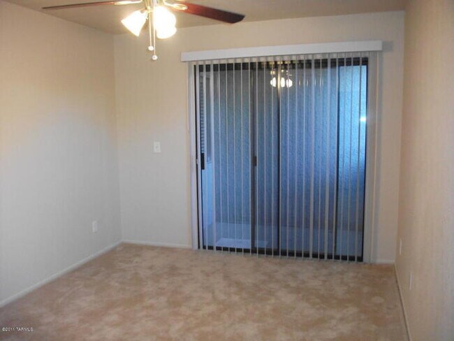 Building Photo - U of A Condo!