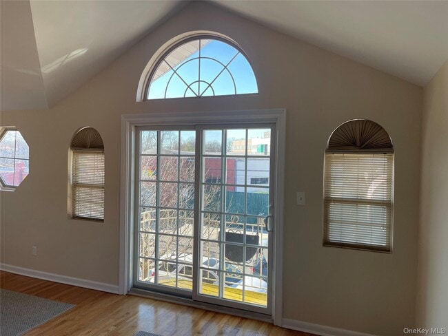 Foto del edificio - 88-22 70th Rd