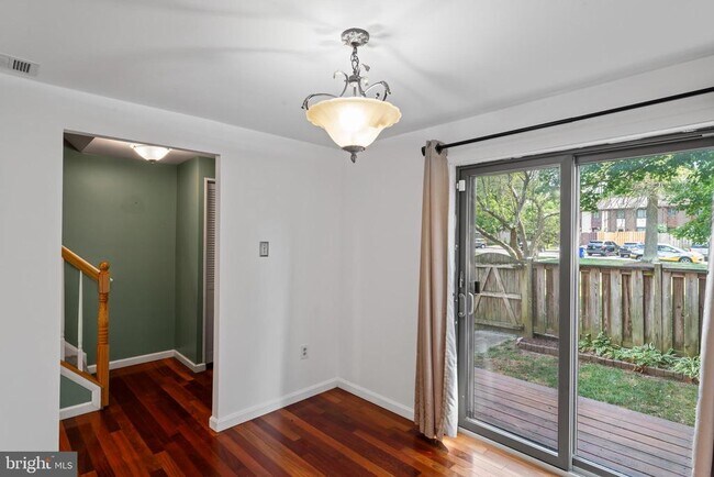 Foto del edificio - 6543 Overheart Ln