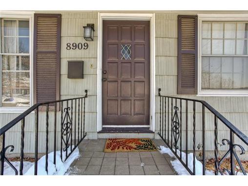 Foto del edificio - 8909 Belleview Ave