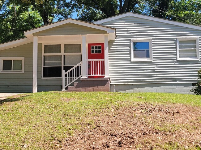 Building Photo - Rent 2 Get 2 Rooms for Free- This home is Priced as a 2bdrm in Intown Atlanta