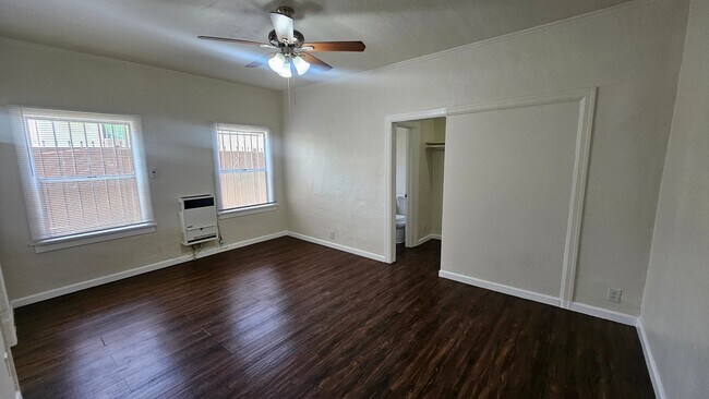 Foto del edificio - 1216 W Court St