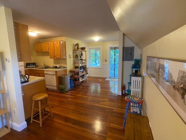 Building Photo - 8 Mendelssohn St