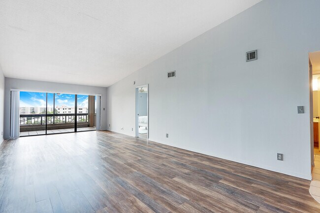 Building Photo - 1036 US-1