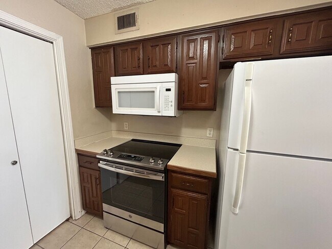 Foto del edificio - Private Corner Townhome