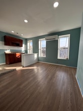 Building Photo - 160 Hull St