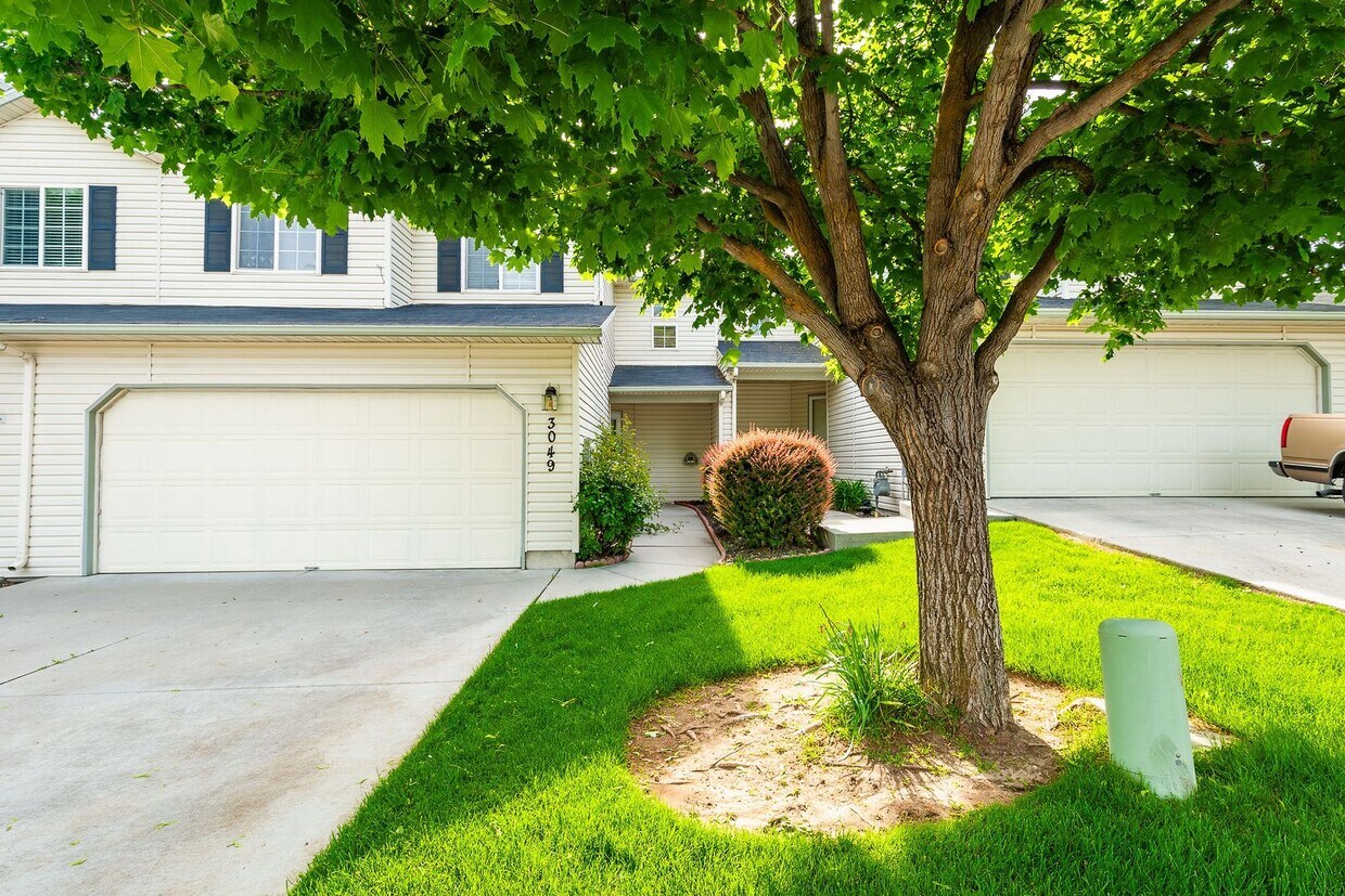 Primary Photo - Newly Renovated Townhouse In Boise