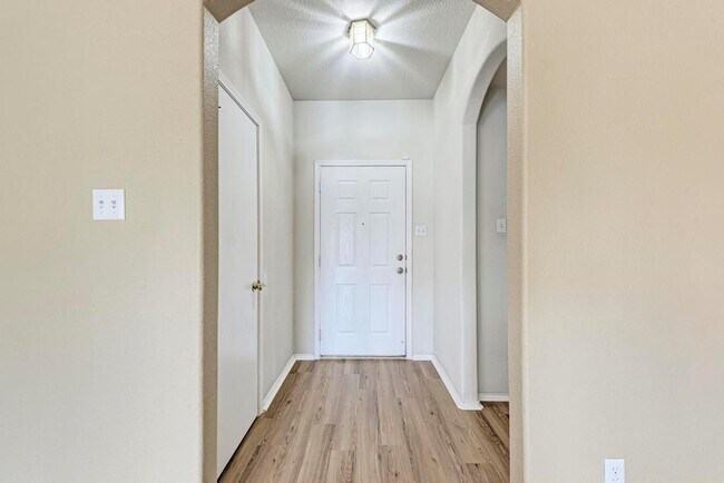Building Photo - 1203 Tricia Cove