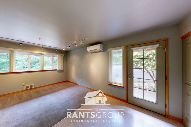 Foto del edificio - Beautiful Unit on West Bay Drive!