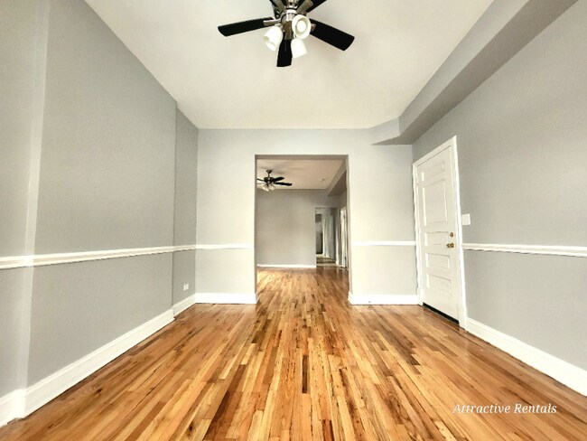 Foto del edificio - 7314 S Kenwood Ave