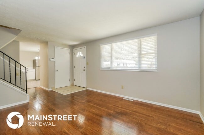 Building Photo - 1374 Chesterton Square S