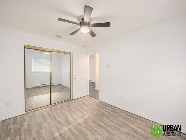 Building Photo - Modern 1 bedroom condo with garage for ren...