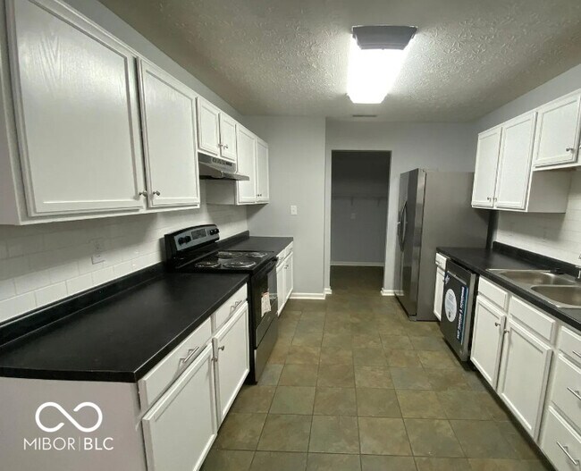 Foto del edificio - 628 Mountain Pine Dr