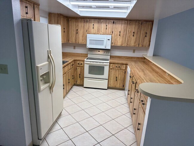 Foto del edificio - NICE TWO BEDROOM TWO BATH HOME IN GREAT NEIGHBORHOOD !!!!