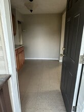 Building Photo - 914 Dartmouth Ave SW