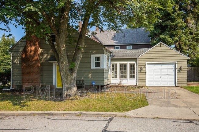 Building Photo - 1547 Sherbrook Rd