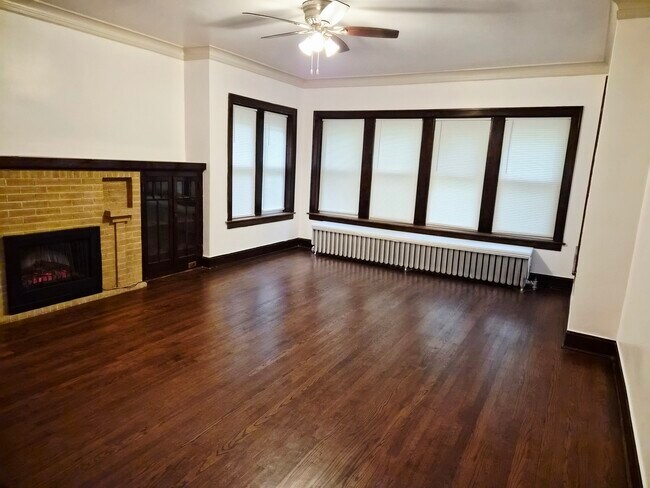 Building Photo - 7826 S Bennett Ave