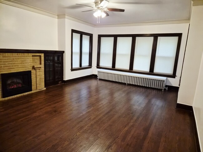 Foto del edificio - 7826 S Bennett Ave