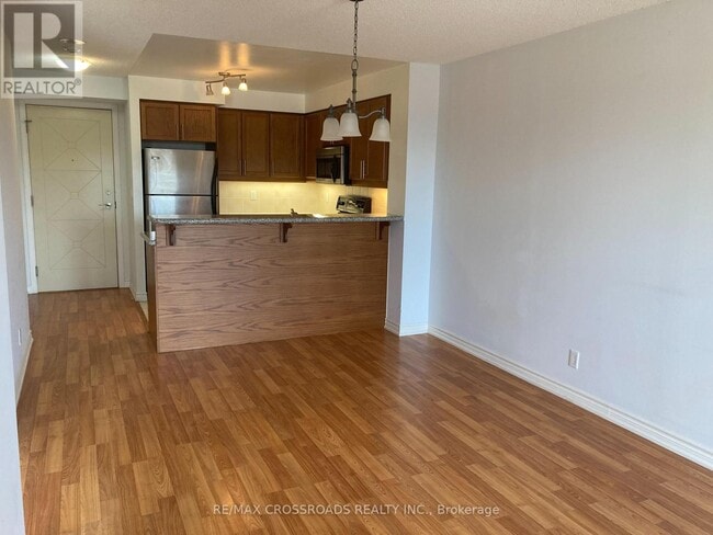 Photo du bâtiment - 18 Harding Blvd