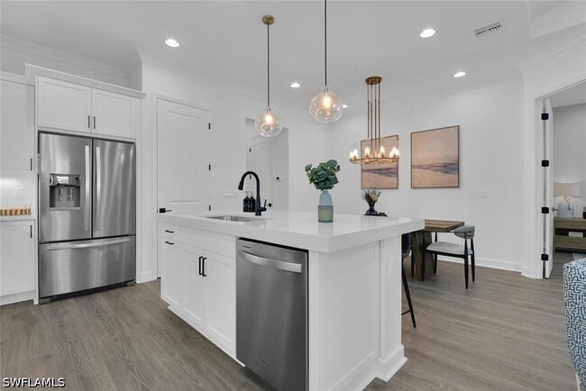 Foto del edificio - 7242 Saona CT